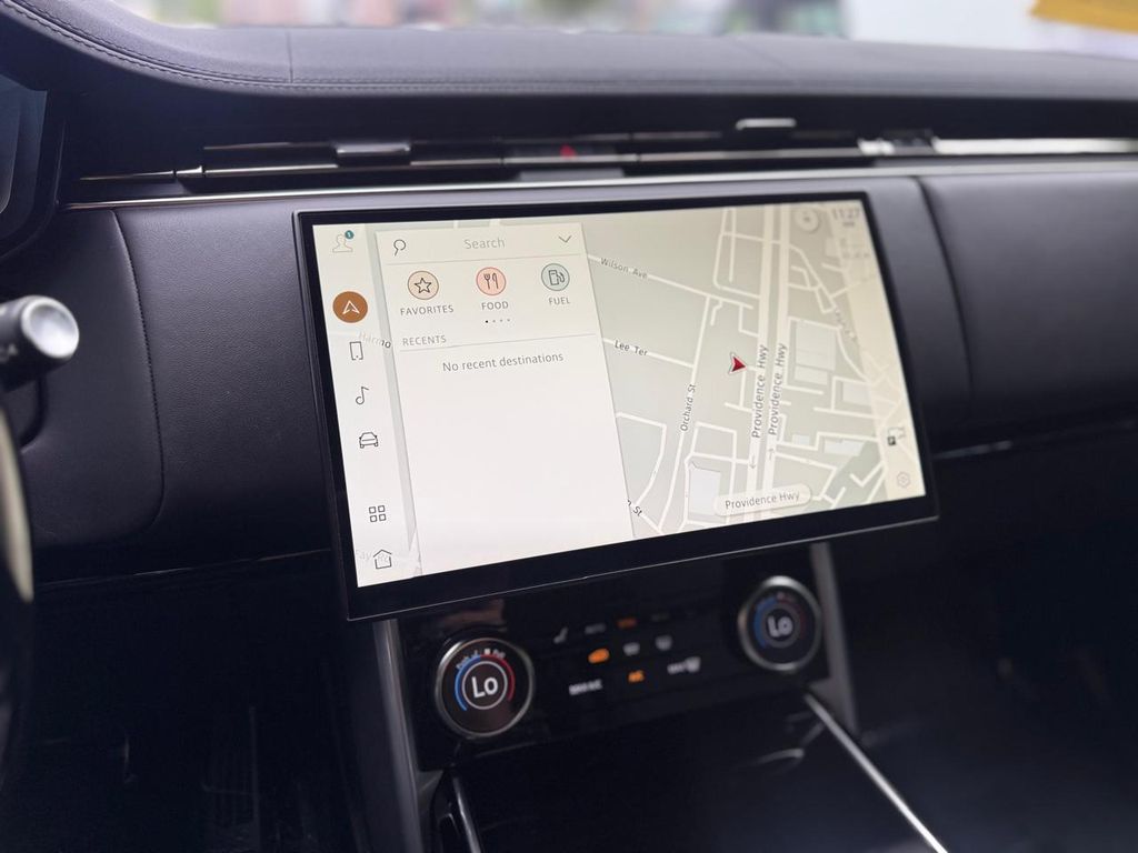 2023 Land Rover Range Rover SE - Photo 18