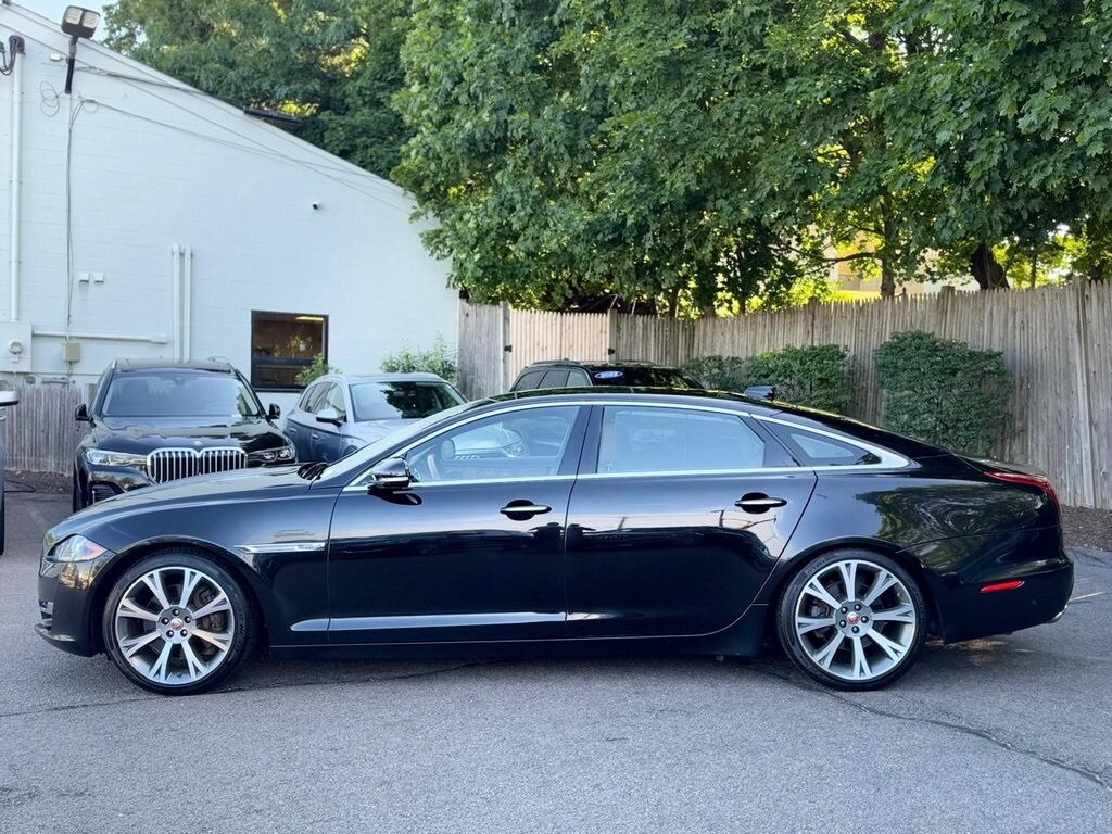 2019 Jaguar XJ Supercharged photo 3