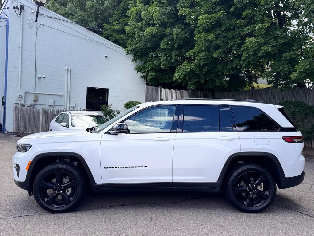 Used 2024 Jeep Grand Cherokee Altitude X SUV