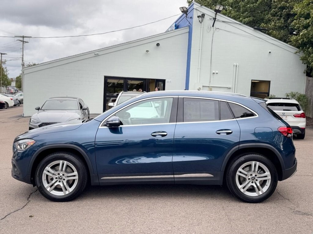 2022 Mercedes Benz GLA 250 4MATIC photo 3