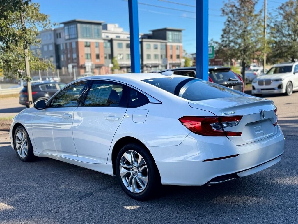 2018 Honda Accord LX photo 3