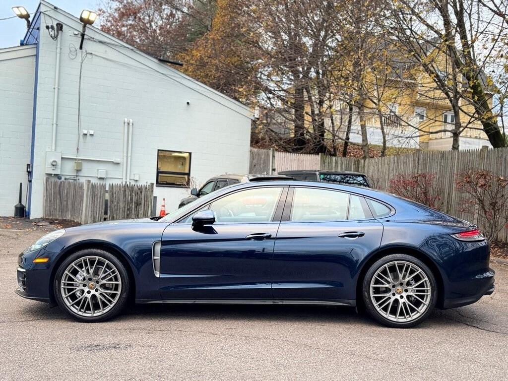 2022 Porsche Panamera 4 Platinum photo 3