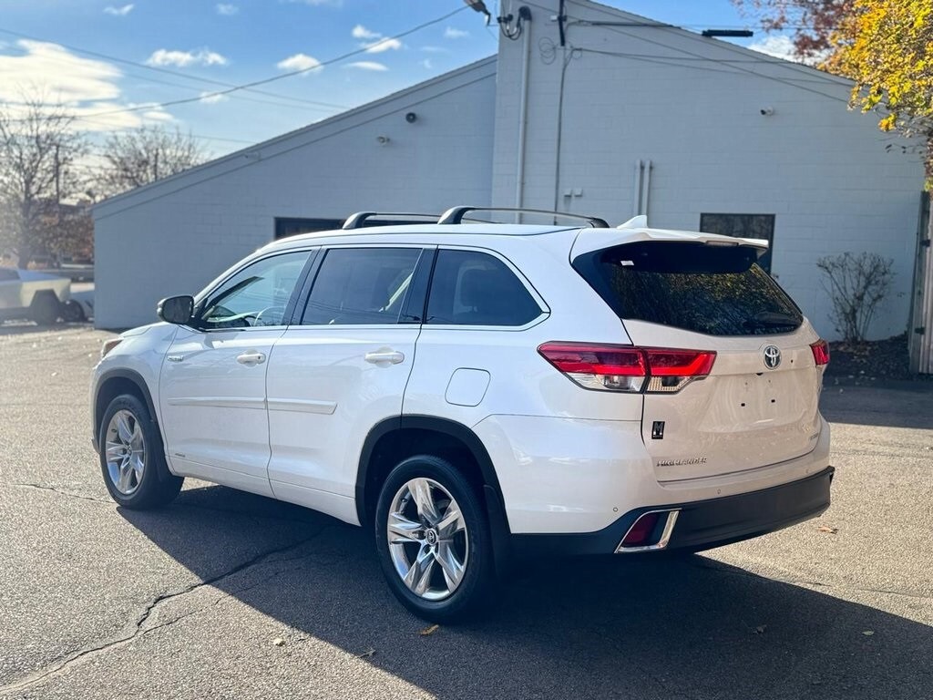 2018 Toyota Highlander Hybrid Limited photo 4