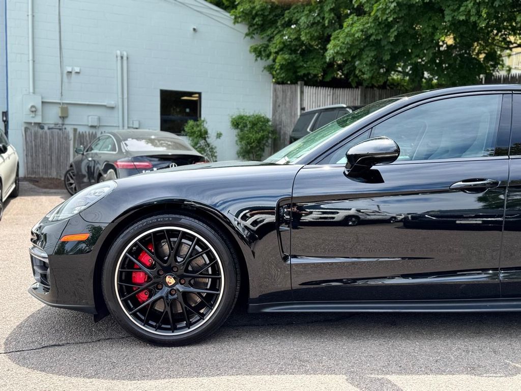 2023 Porsche Panamera GTS - Photo 10