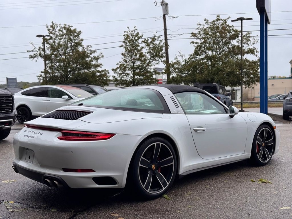 2018 Porsche 911 GTS - Photo 6