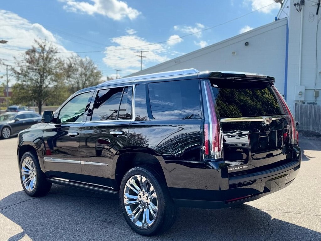 2017 Cadillac Escalade Premium Luxury photo 2