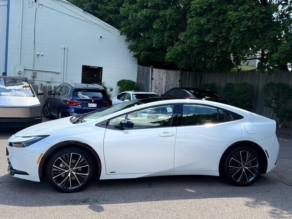Used 2025 Toyota Prius XLE Hatchback