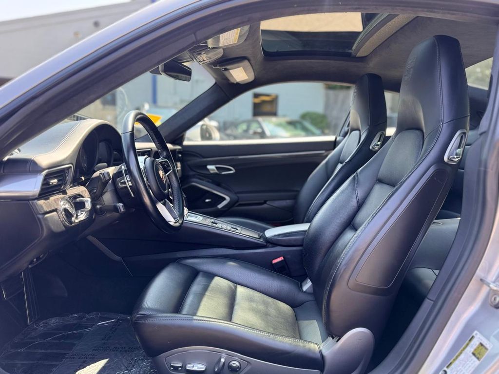 2019 Porsche 911 GTS - Photo 20