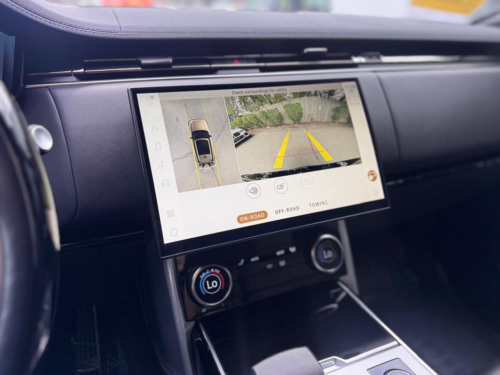 2023 Land Rover Range Rover SE - Photo 17