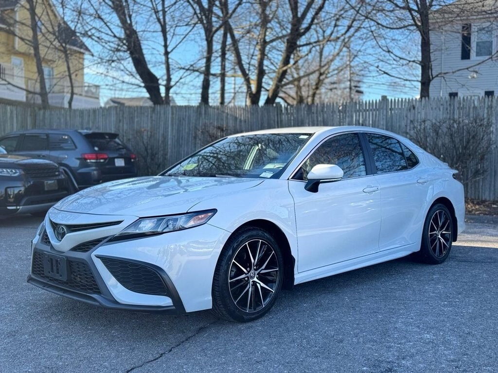 Used 2023 Toyota Camry SE Sedan