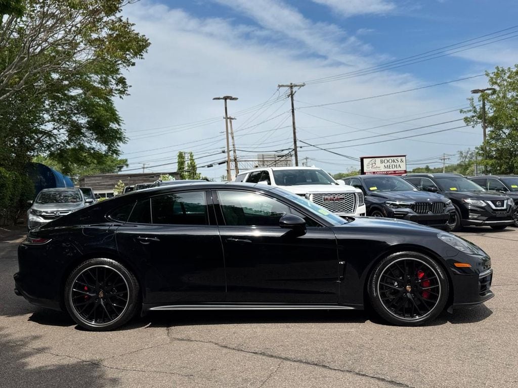 2023 Porsche Panamera GTS - Photo 7