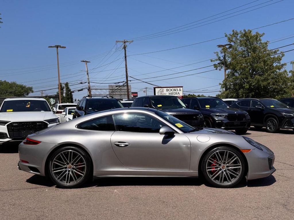 2019 Porsche 911 GTS - Photo 7