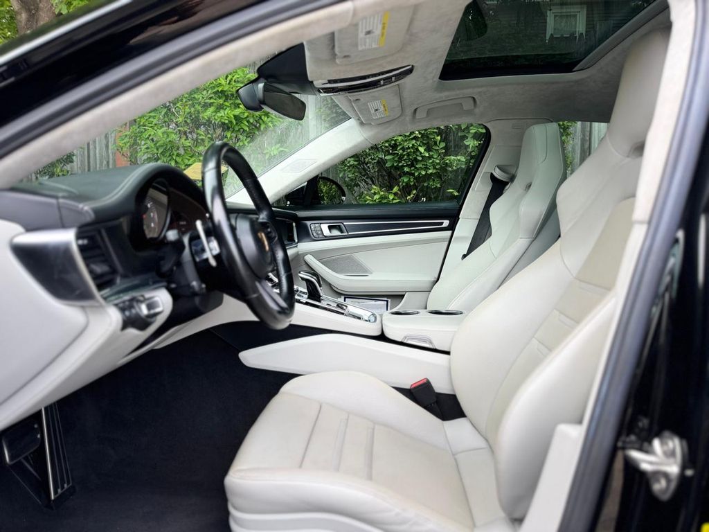 2023 Porsche Panamera GTS - Photo 20