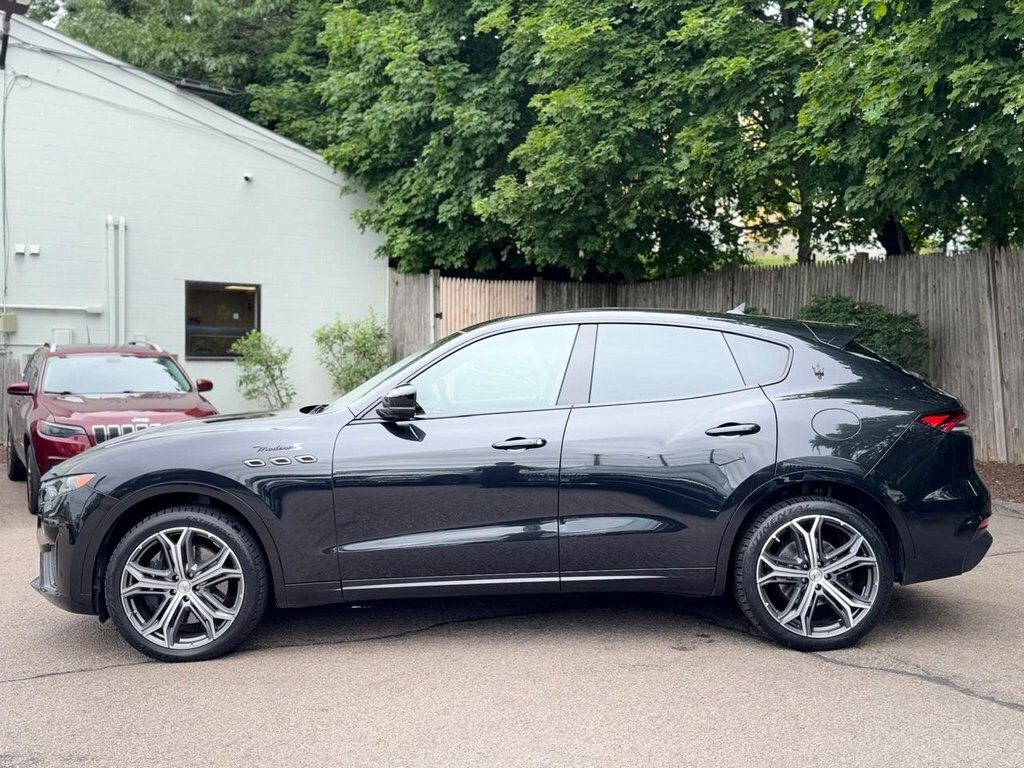 2022 Maserati Levante Modena photo 3