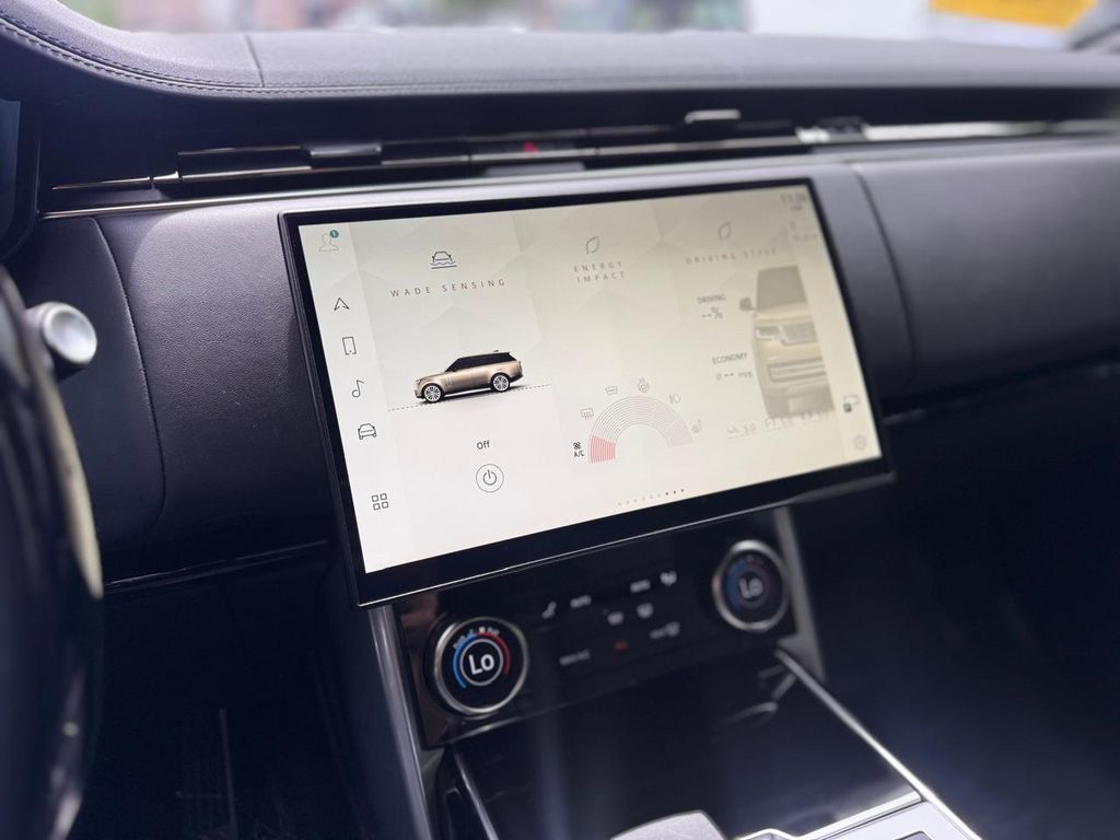 2023 Land Rover Range Rover SE - Photo 16