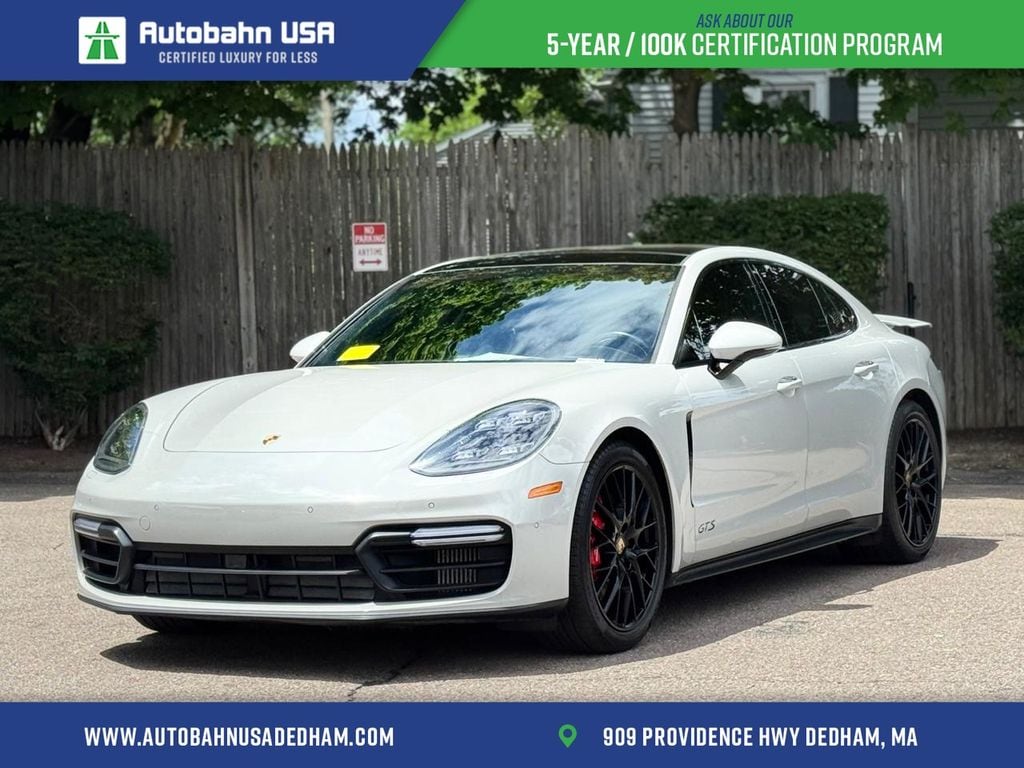 2019 Porsche Panamera GTS's photo
