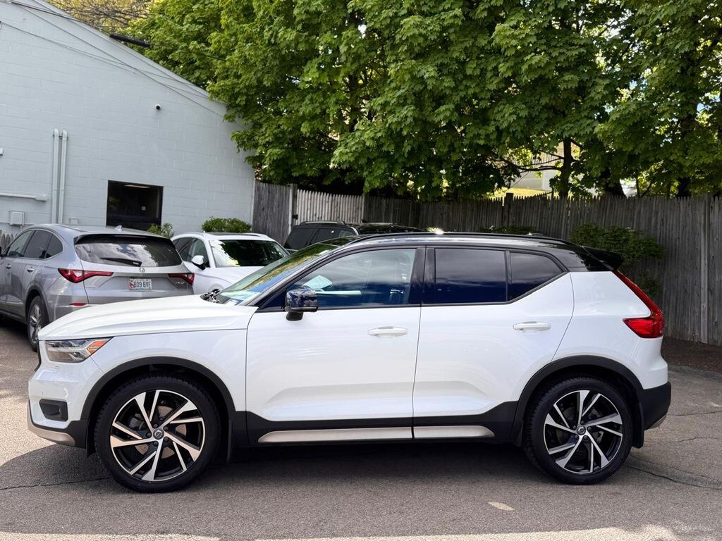 Used 2021 Volvo XC40 R-Design SUV