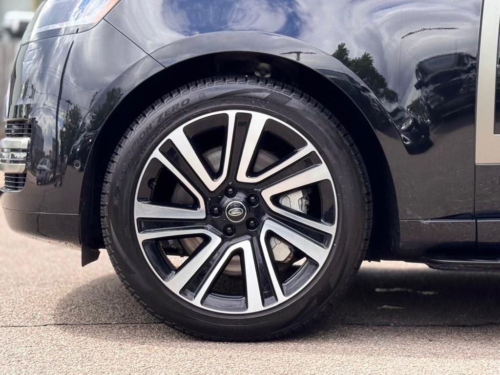 2023 Land Rover Range Rover SE - Photo 11