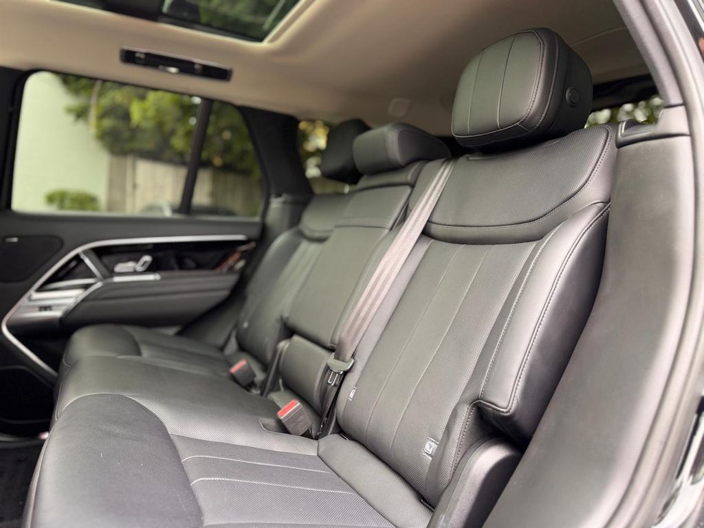 2023 Land Rover Range Rover SE - Photo 25