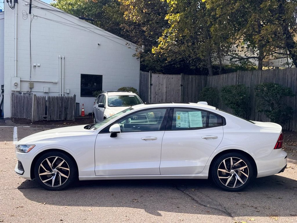 Used 2019 Volvo S60 T6 Momentum Sedan