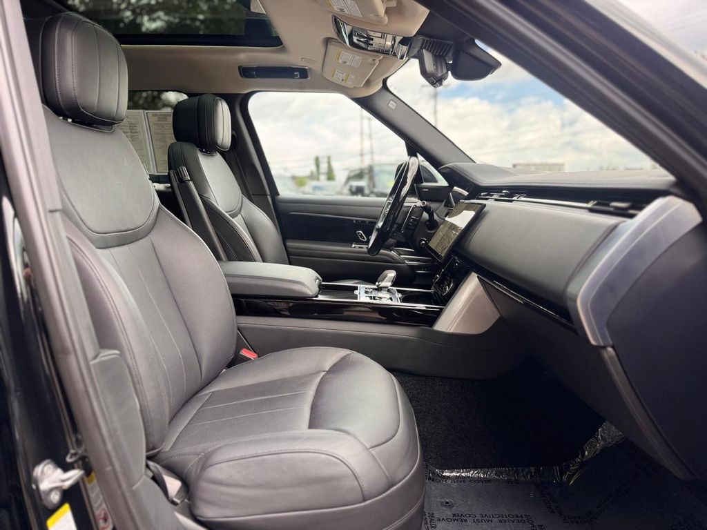 2023 Land Rover Range Rover SE - Photo 30