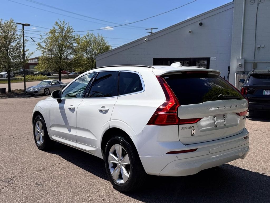 Used 2022 Volvo XC60 B5 Momentum SUV
