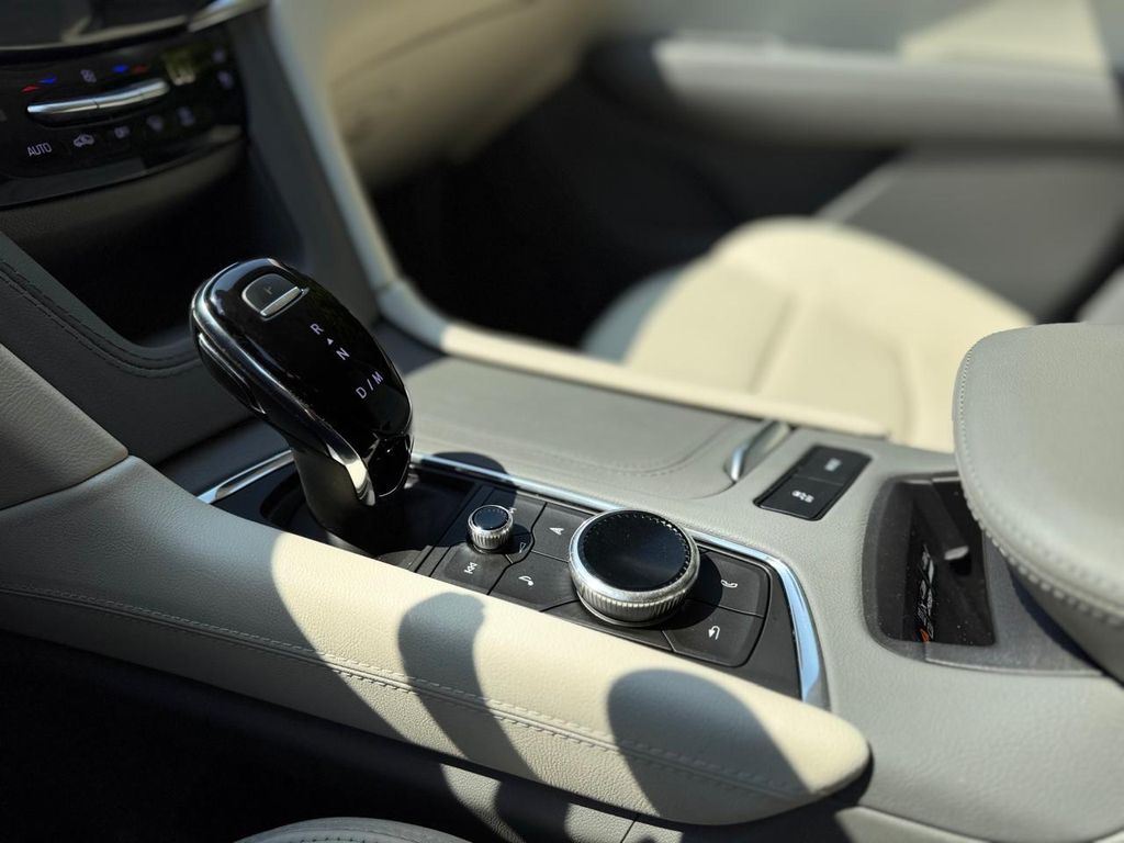 2024 Cadillac XT6 Premium Luxury - Photo 18