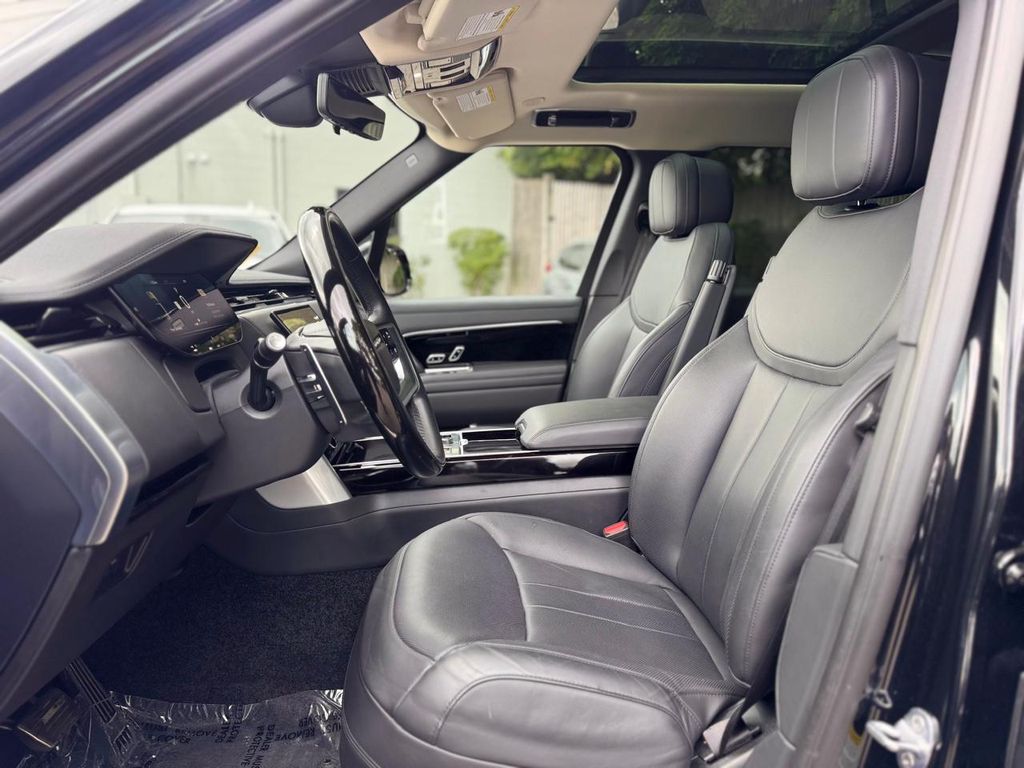 2023 Land Rover Range Rover SE - Photo 20