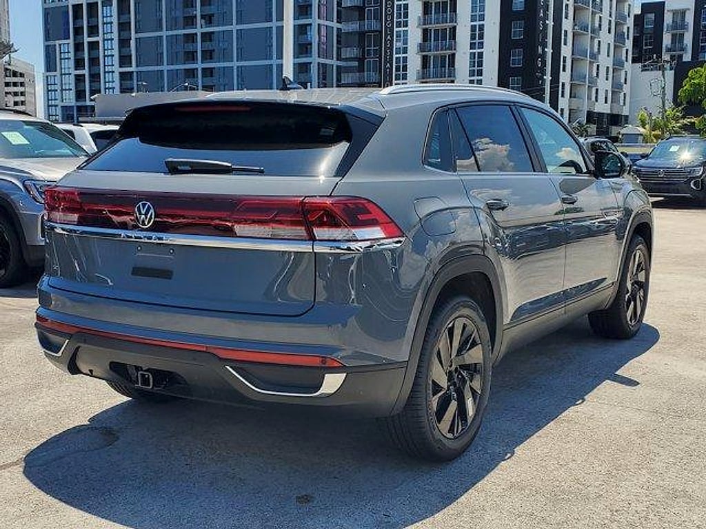 New 2026 Volkswagen Atlas Cross Sport 2.0T SE w/Technology SUV