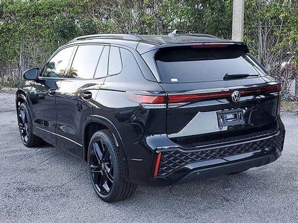 New 2026 Volkswagen Tiguan 2.0T SE R-Line Black SUV