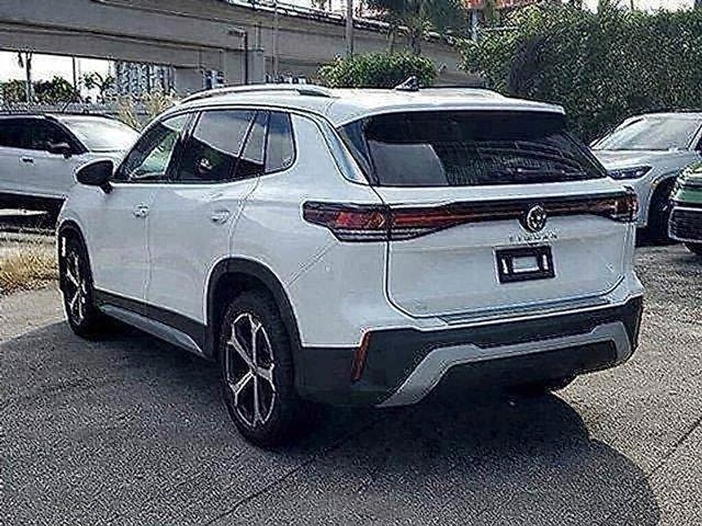New 2026 Volkswagen Tiguan 2.0T SE SUV