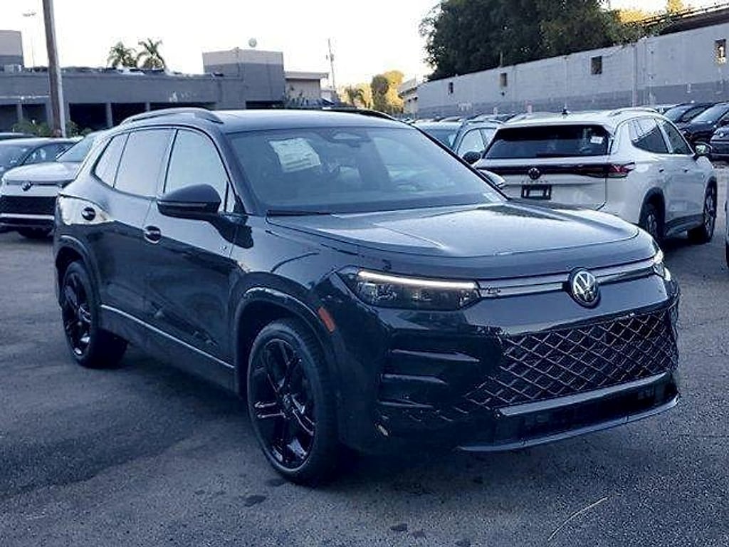 New 2026 Volkswagen Tiguan 2.0T SE R-Line Black SUV