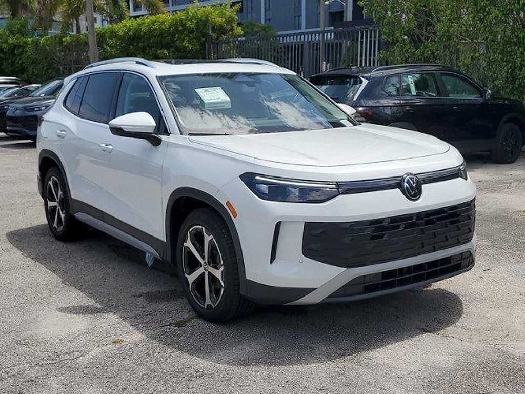 New 2026 Volkswagen Tiguan 2.0T SE SUV
