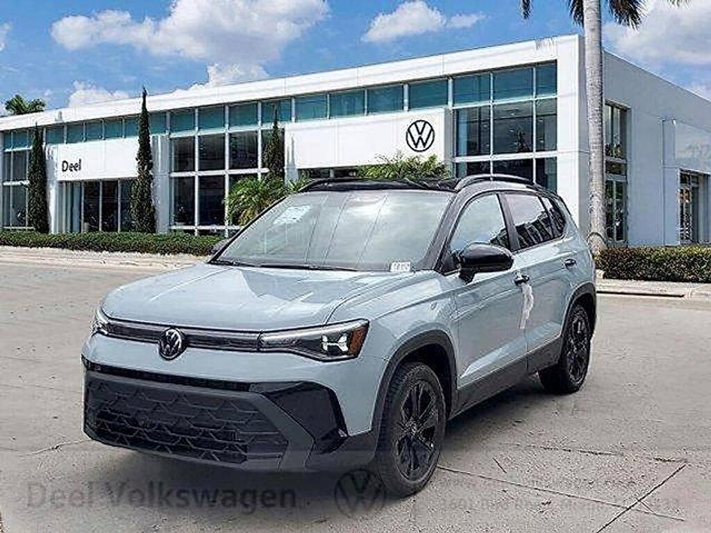 New 2026 Volkswagen Taos 1.5T SE Black SUV