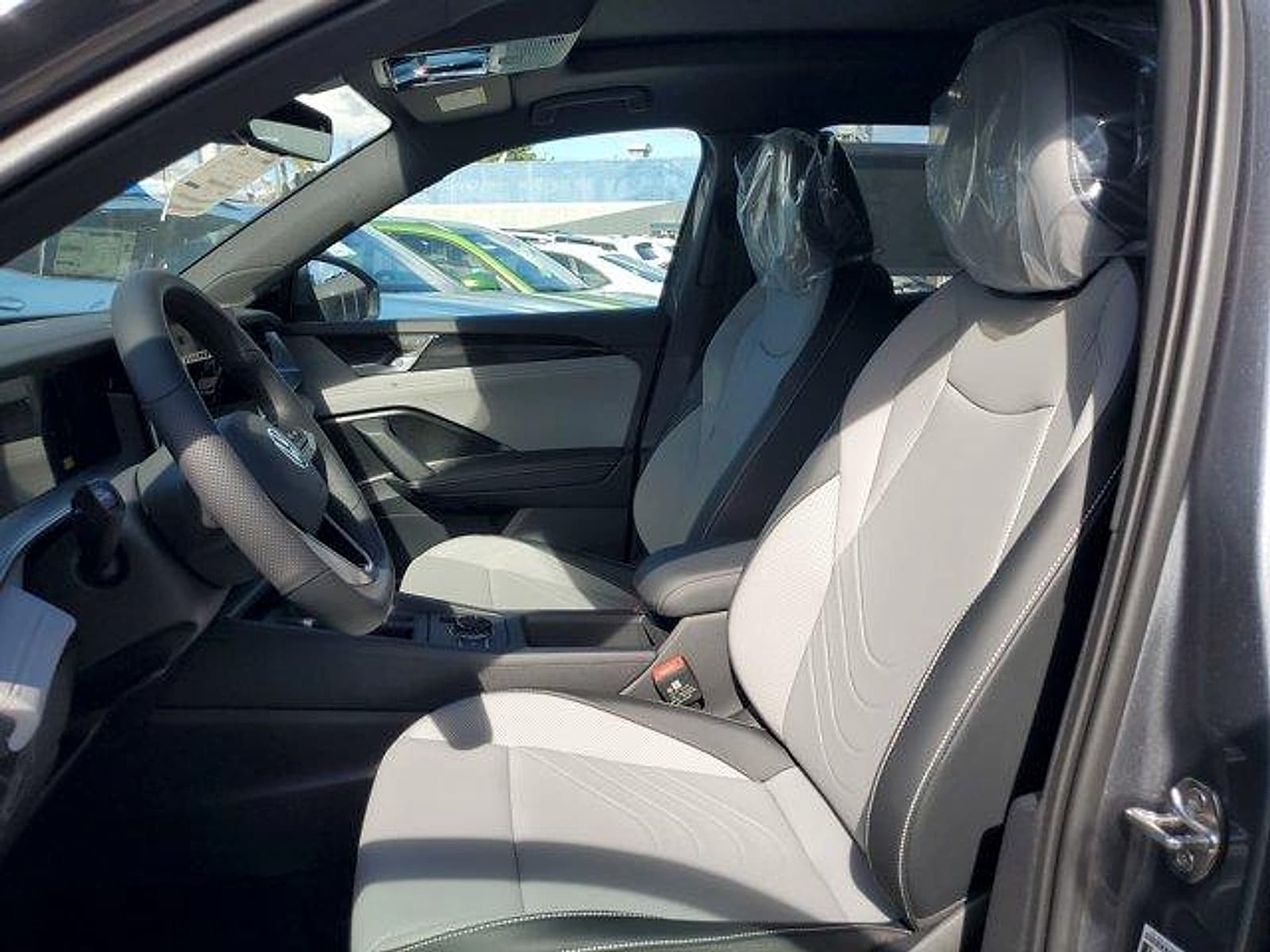 2026 Volkswagen Tiguan SE R-LINE BLACK - Photo 10