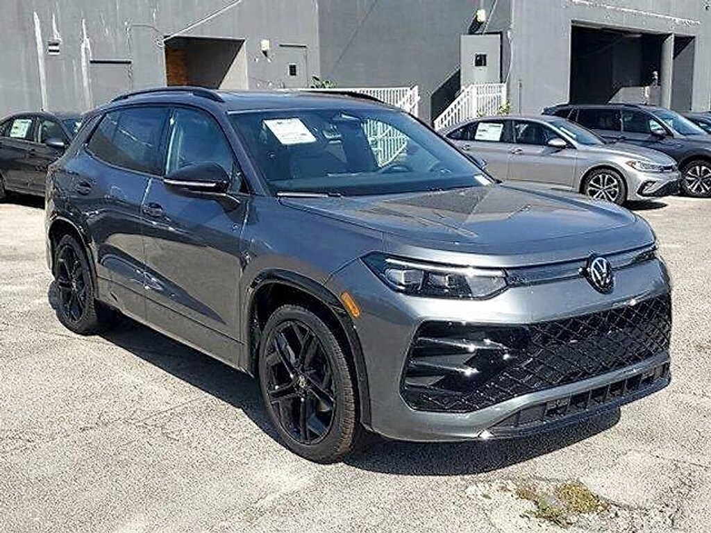 New 2026 Volkswagen Tiguan 2.0T SE SUV