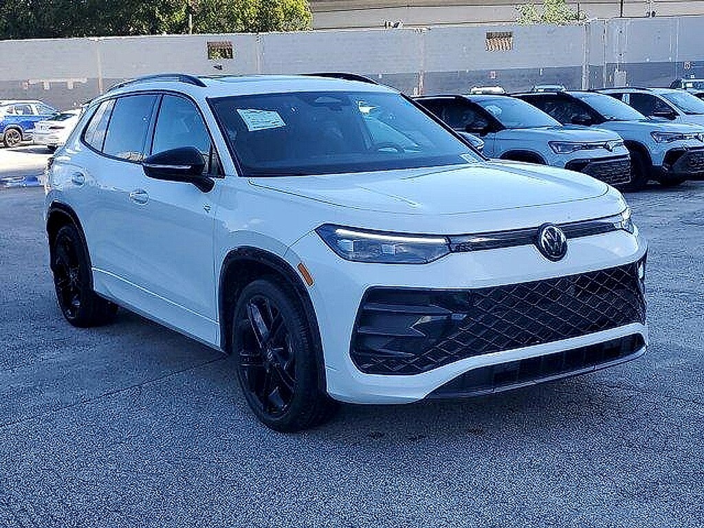 New 2026 Volkswagen Tiguan 2.0T SE SUV