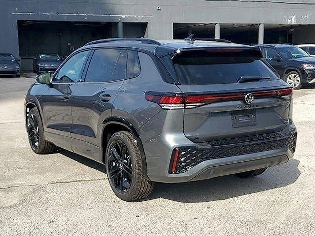 New 2026 Volkswagen Tiguan 2.0T SE SUV