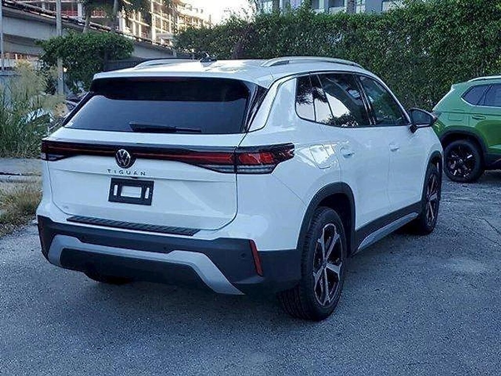 New 2026 Volkswagen Tiguan 2.0T SE SUV