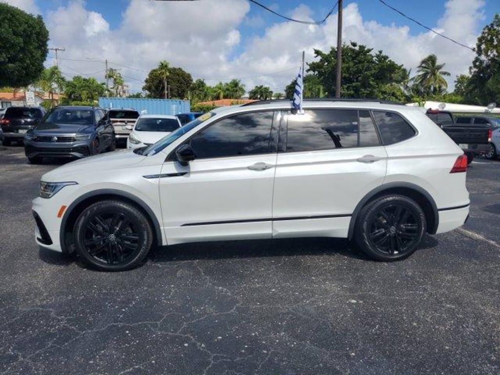 Used 2022 Volkswagen Tiguan SE R-Line Black