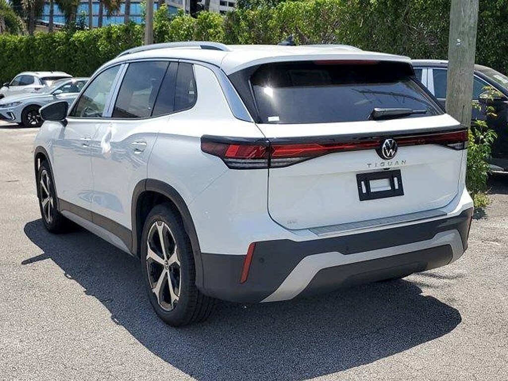 New 2026 Volkswagen Tiguan 2.0T SE SUV