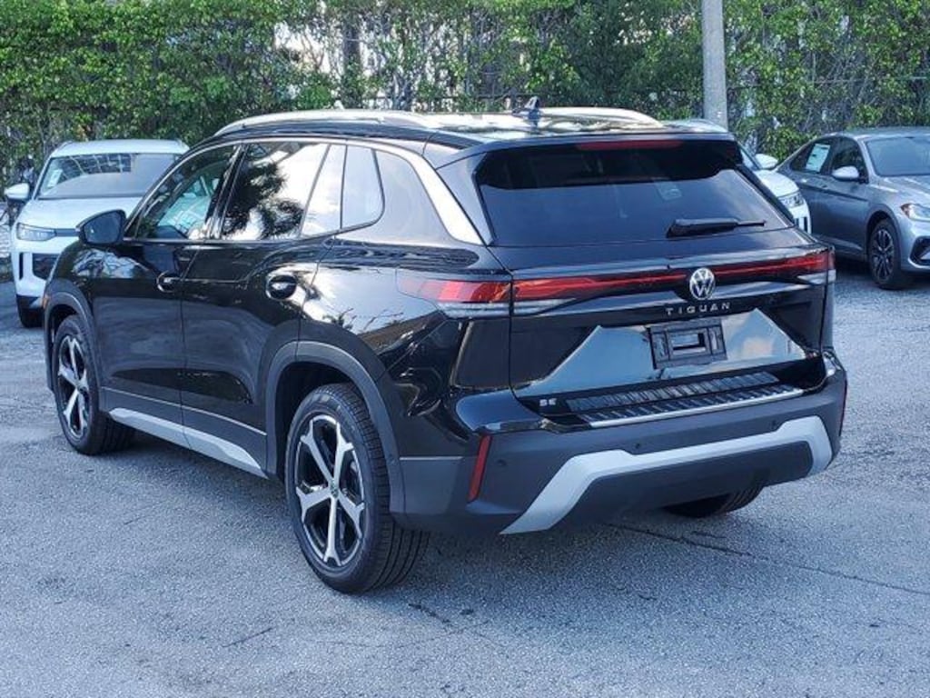 New 2025 Volkswagen Tiguan 2.0T SE SUV