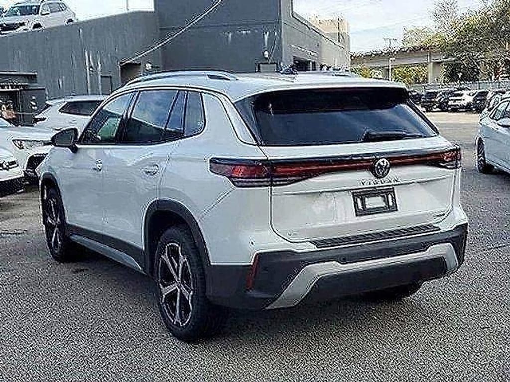 New 2026 Volkswagen Tiguan 2.0T SE SUV