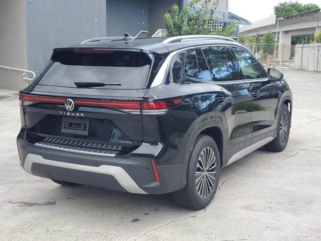 New 2025 Volkswagen Tiguan 2.0T S SUV