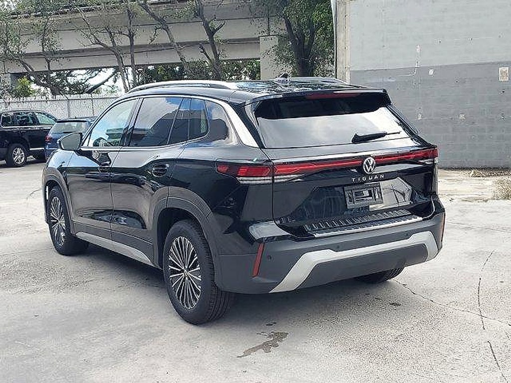 New 2025 Volkswagen Tiguan 2.0T S SUV