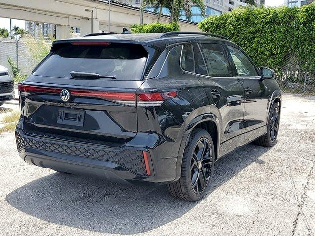 New 2026 Volkswagen Tiguan 2.0T SE R-Line Black SUV