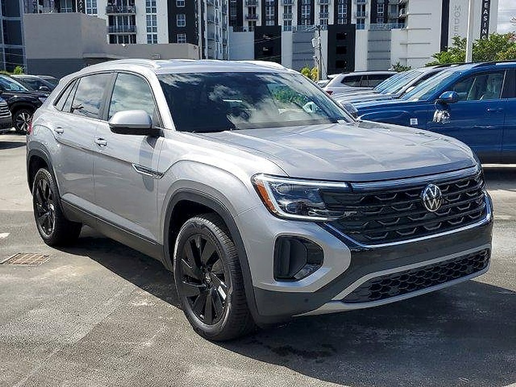 New 2026 Volkswagen Atlas Cross Sport 2.0T SE w/Technology SUV