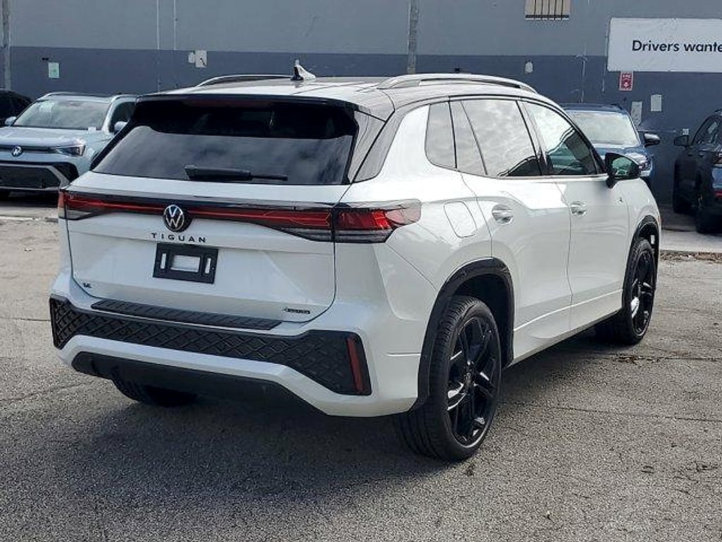 New 2026 Volkswagen Tiguan 2.0T SE R-Line Black SUV