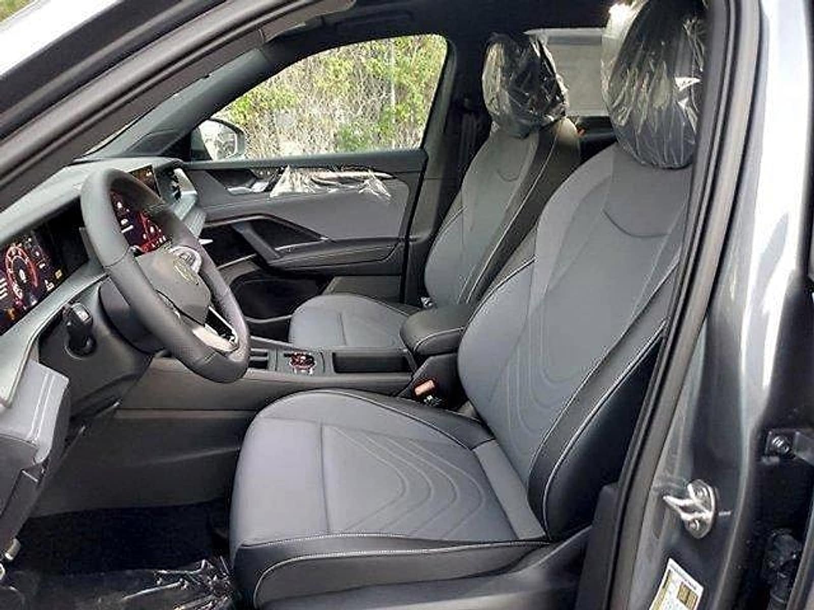 2026 Volkswagen Tiguan SE R-LINE BLACK - Photo 11