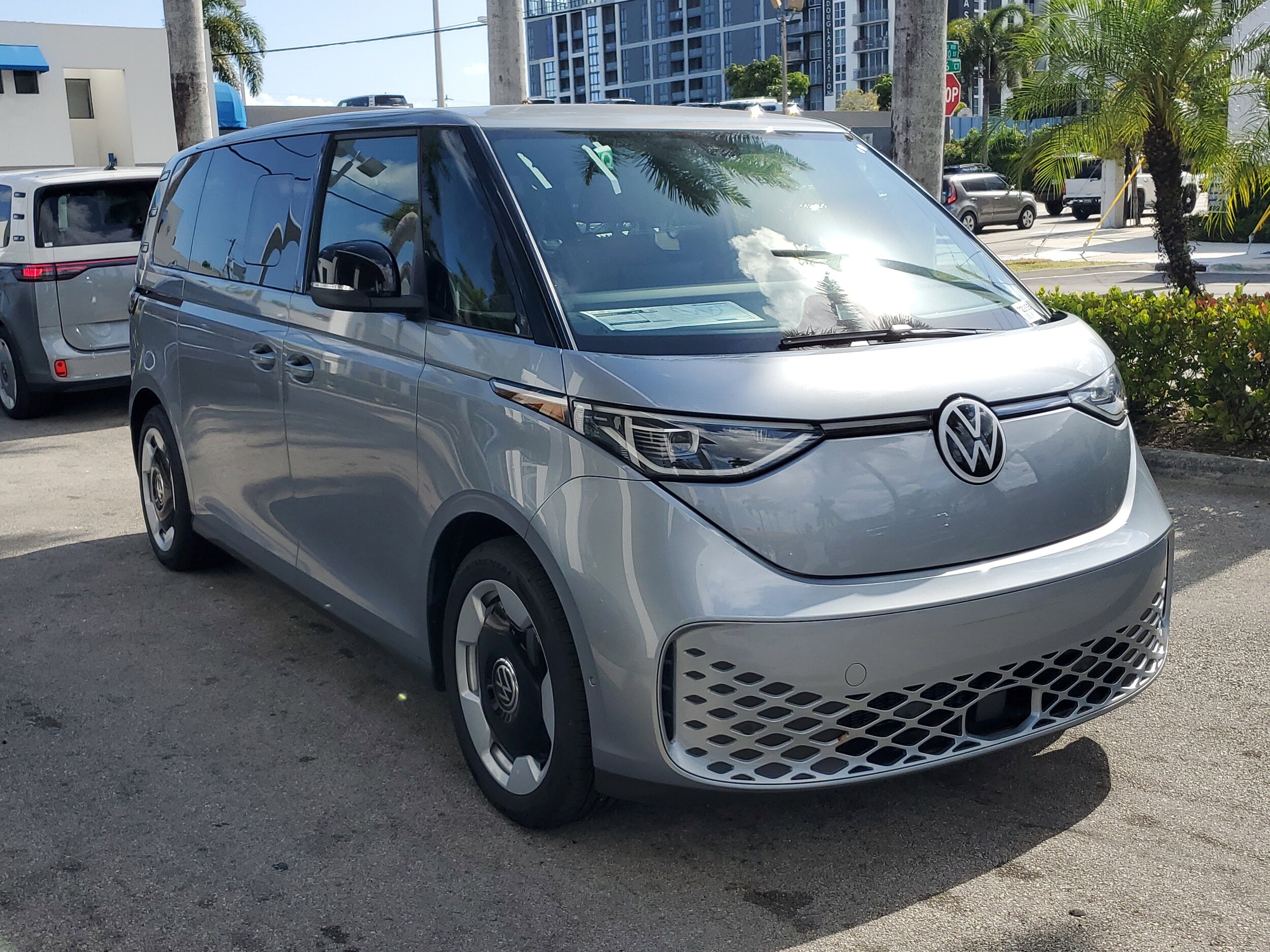 2025 Volkswagen ID. Buzz Pro S photo 4